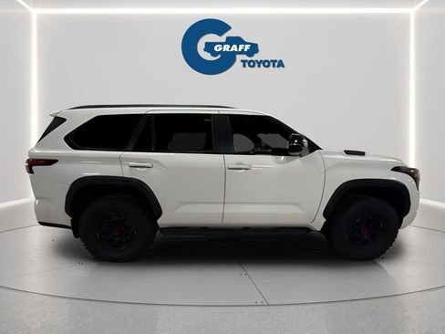 Used 2025 Toyota Sequoia TRD Pro AWD/4WD image 4