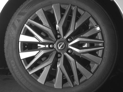 Used 2025 Nissan Altima 2.5 SV image 13