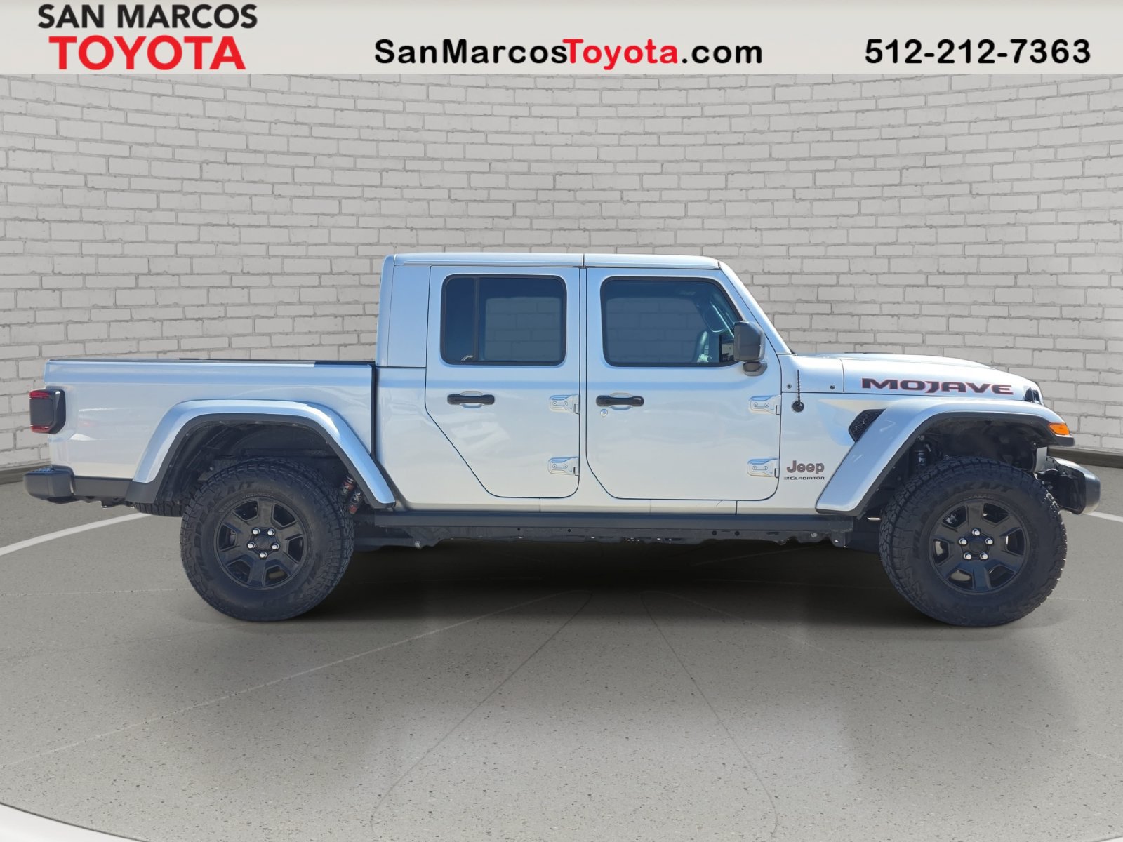 Used 2023 Jeep Gladiator Mojave w/ LED Lighting Group AWD/4WD image 5