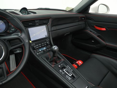 Used 2019 Porsche 911 Speedster RWD image 33