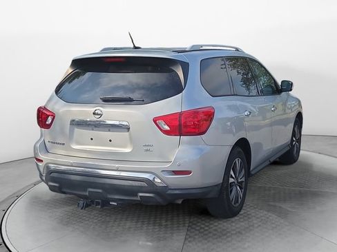 Used 2017 Nissan Pathfinder SL AWD/4WD image 5