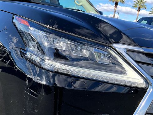 Used 2020 Lexus LX 570 4WD w/ Luxury Package image 30