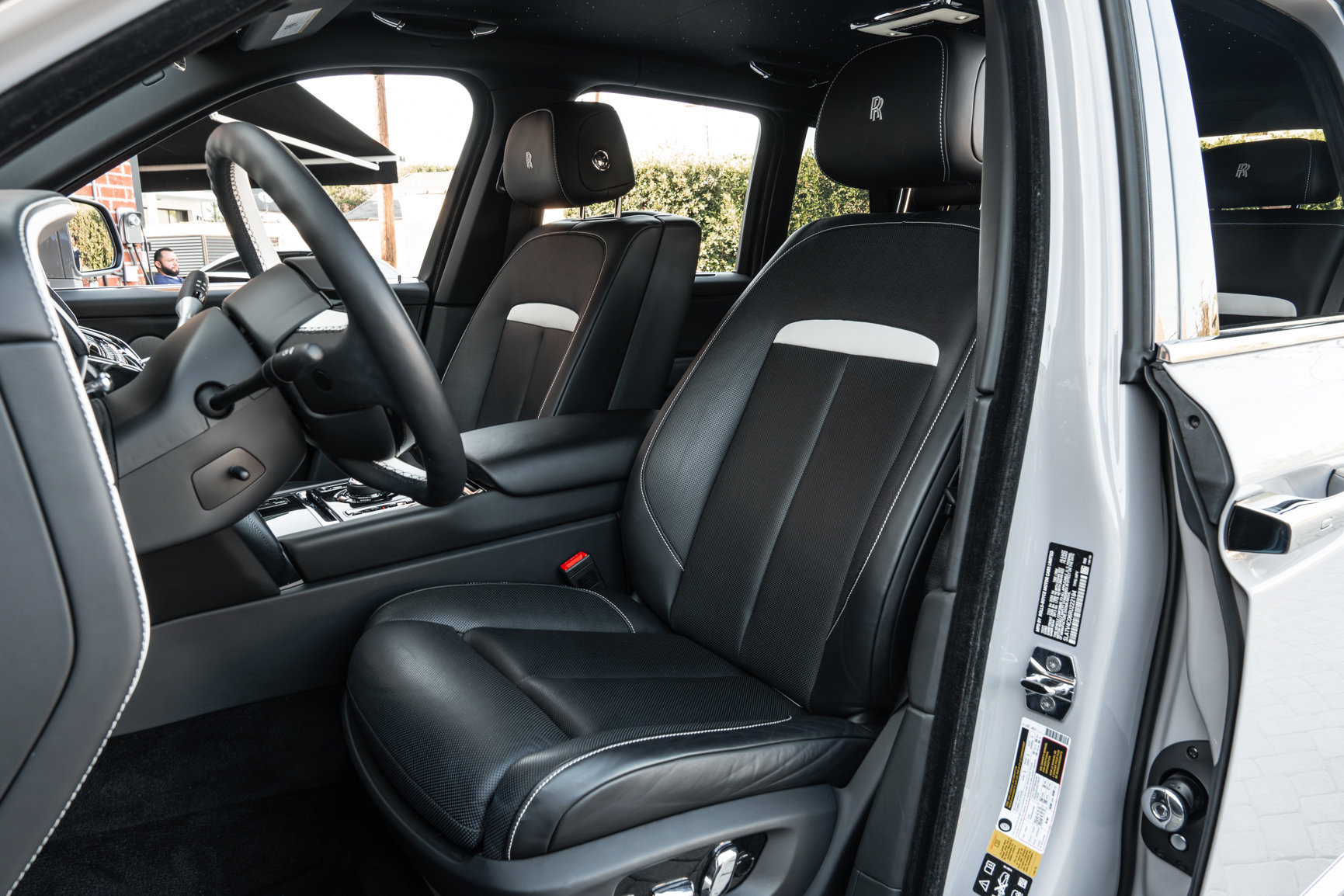 Used 2024 Rolls-Royce Cullinan AWD/4WD image 29