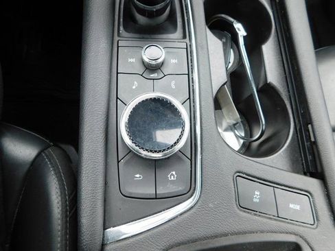 Used 2020 Cadillac XT5 Premium Luxury image 36