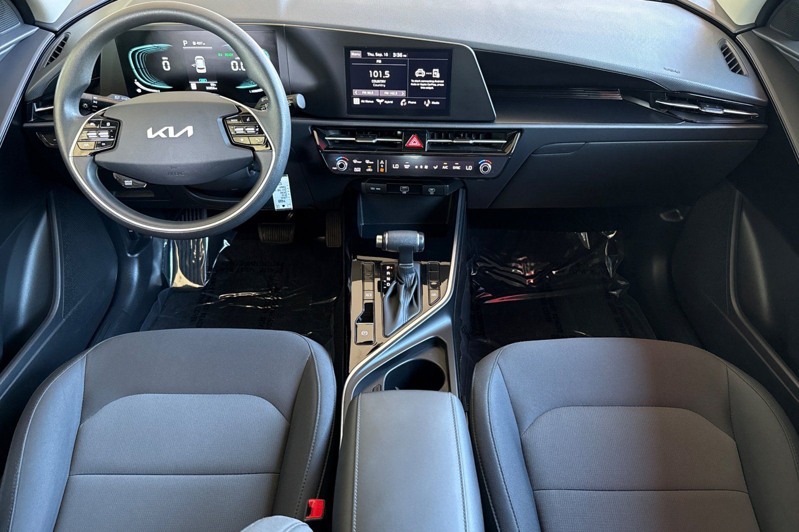 Used 2025 Kia Niro LX FWD image 13