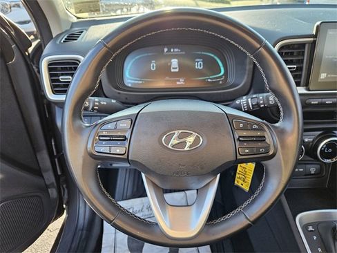 Used 2023 Hyundai Venue SEL image 25