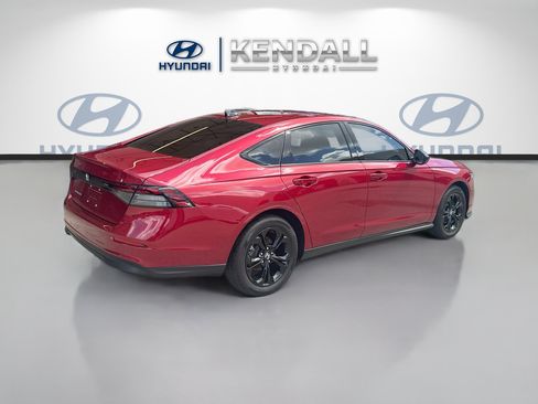 Used 2025 Honda Accord SE image 6
