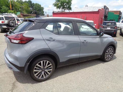 Used 2024 Nissan Kicks SV FWD image 18