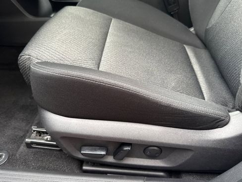 Used 2024 Nissan Rogue SV image 13