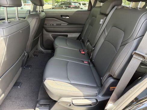 New 2026 Nissan Pathfinder SL FWD image 23