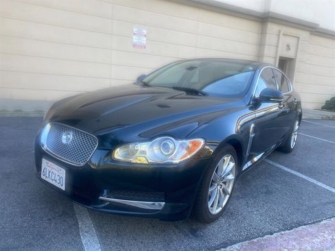 Used 2010 Jaguar XF Luxury image 3