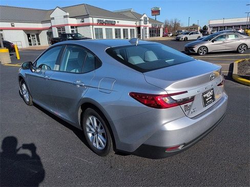 Certified 2025 Toyota Camry LE image 5