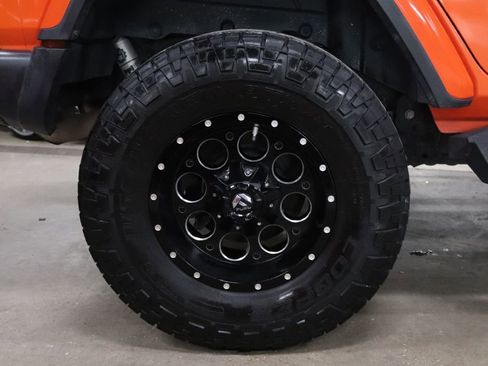 Used 2019 Jeep Wrangler Unlimited Sahara image 38