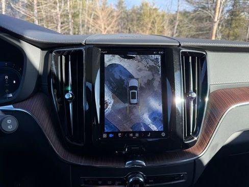 Certified 2023 Volvo XC60 B5 Ultimate w/ Climate Package image 27