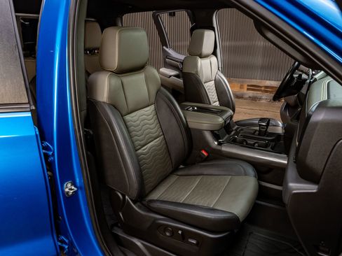 Used 2022 Chevrolet Silverado 1500 ZR2 w/ Technology Package image 31