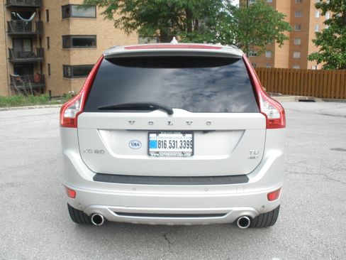 Used 2011 Volvo XC60 T6 R-Design w/ Convenience Pkg AWD/4WD image 9