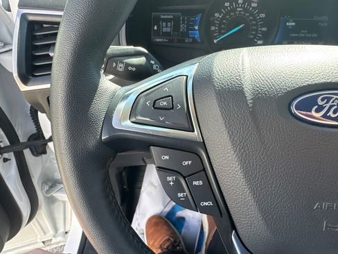 Used 2024 Ford Edge SEL w/ Convenience Package AWD/4WD image 11
