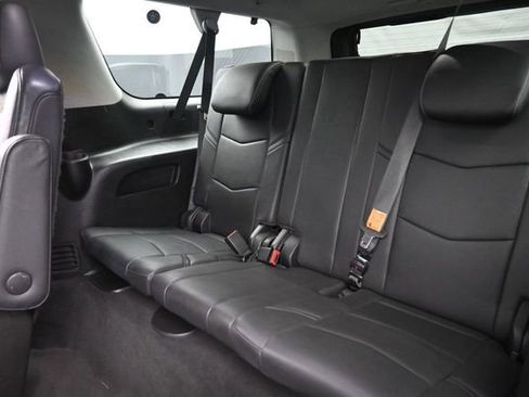 Used 2018 Cadillac Escalade ESV 4WD image 15