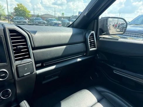 Used 2020 Ford Expedition XLT w/ Equipment Group 202A RWD image 27