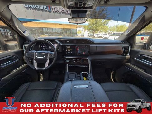 Used 2024 GMC Sierra 2500 Denali w/ Denali Reserve Package AWD/4WD image 33