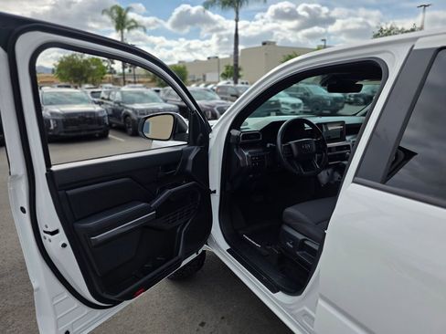 Used 2025 Toyota Tacoma SR5 image 37