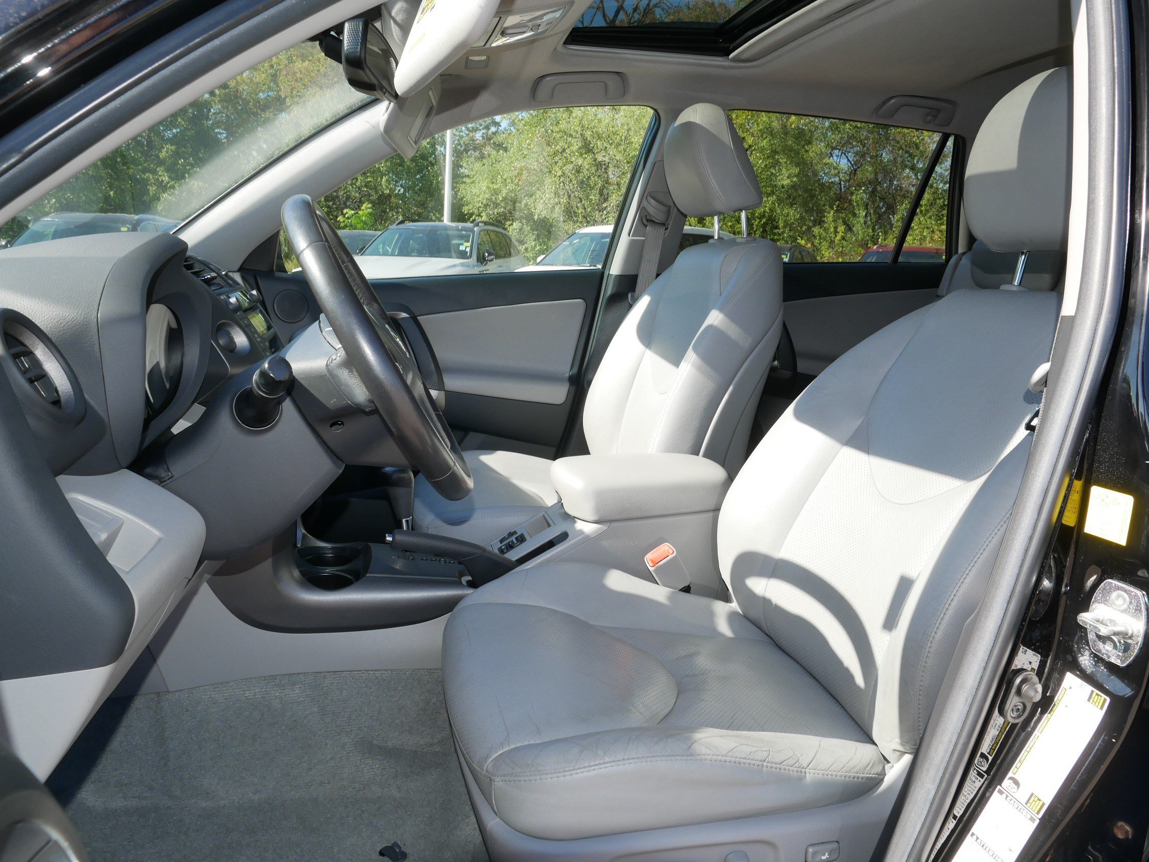Used 2011 Toyota RAV4 Limited w/ Limited Extra Value Pkg AWD/4WD image 33
