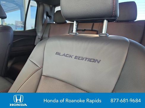Used 2025 Honda Ridgeline Black Edition image 13