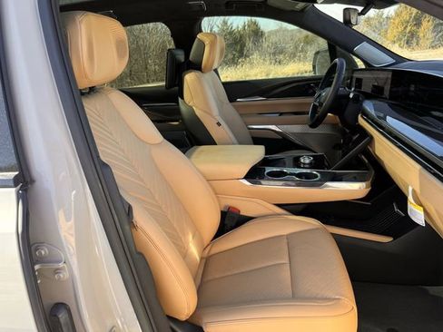 New 2026 Cadillac Escalade IQ Luxury 2 image 22
