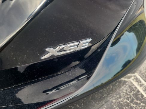 Used 2022 Toyota Camry XSE FWD image 10