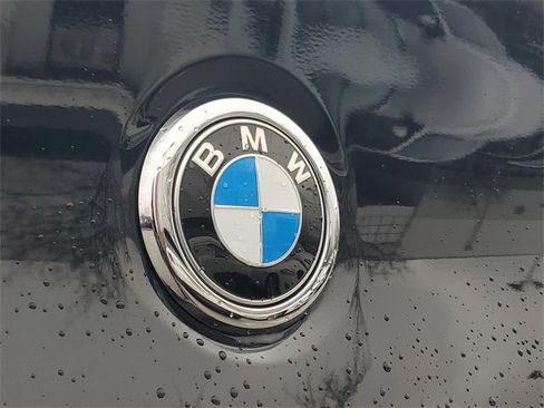 Used 2024 BMW X4 xDrive30i w/ Premium Package image 9