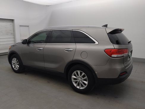 Used 2018 Kia Sorento LX image 3