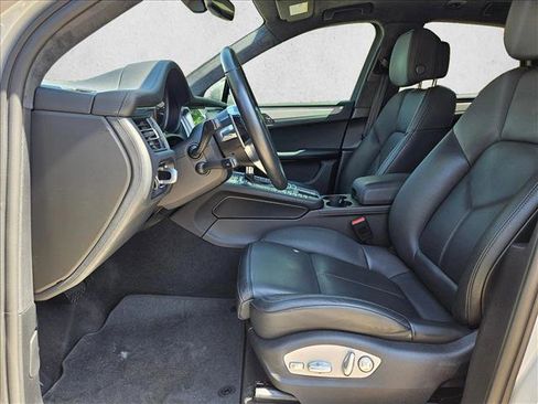 Used 2021 Porsche Macan Turbo image 17