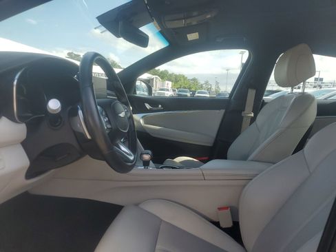 Used 2024 Genesis G70 2.5T RWD image 8