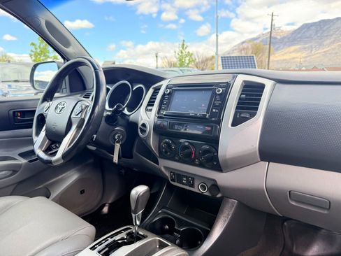 Used 2014 Toyota Tacoma 4x4 Double Cab w/ Limited Package image 13