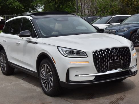 New 2026 Lincoln Corsair Reserve image 3