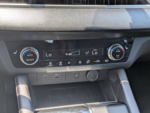 Used 2024 Mitsubishi Outlander SE Black Edition AWD/4WD image 25