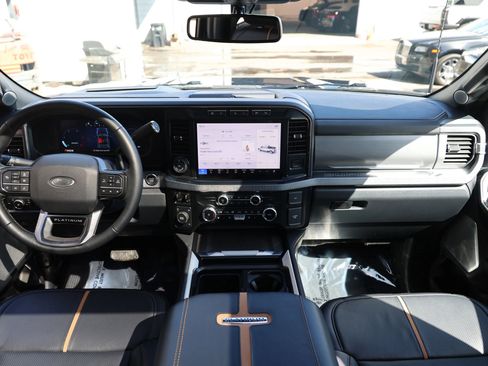 Used 2024 Ford F450 Platinum w/ FX4 Off-Road Package image 39