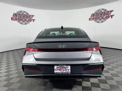 Used 2025 Hyundai Elantra Sport FWD image 6