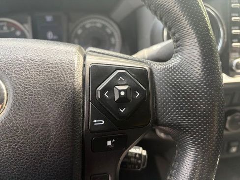 Used 2022 Toyota Tacoma TRD Sport w/ TRD Premium Sport Package AWD/4WD image 33