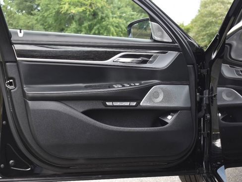 Used 2018 BMW 750i xDrive image 8