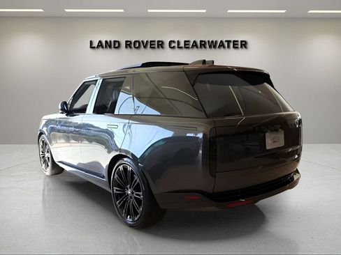 New 2025 Land Rover Range Rover SE AWD/4WD image 2