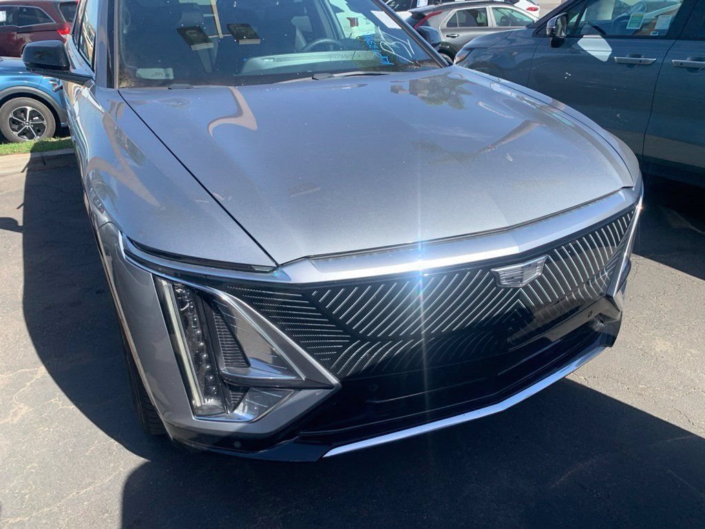 Used 2024 Cadillac Lyriq Luxury AWD/4WD image 3
