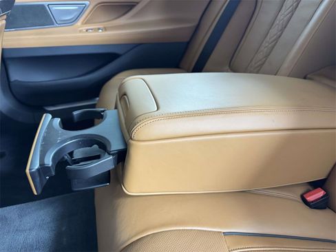 Used 2022 BMW 750i xDrive image 33