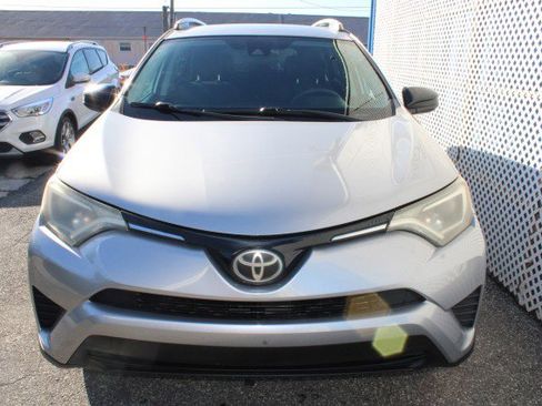 Used 2017 Toyota RAV4 LE image 3