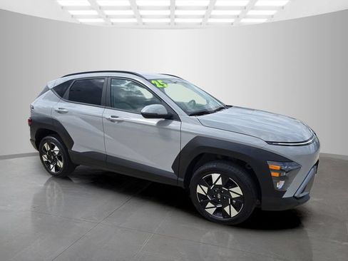 Used 2025 Hyundai Kona SEL AWD/4WD image 2