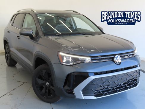 New 2026 Volkswagen Taos SE FWD image 1