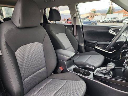 Certified 2023 Kia Soul LX w/ LX Technology Package image 14