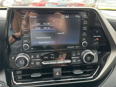 Used 2022 Toyota Highlander XLE image 33