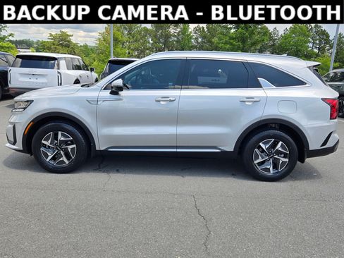 Used 2022 Kia Sorento S FWD image 4