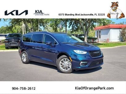 Used 2022 Chrysler Pacifica Touring-L